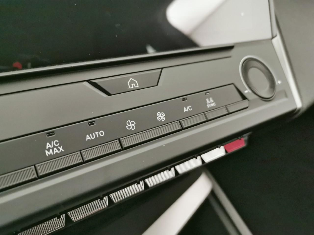 Peugeot 308 sw hybrid 145 e-dcs6 style — photo 34