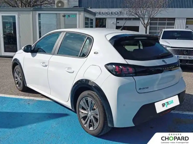Peugeot 208 electrique 50 kwh 136ch — photo 30