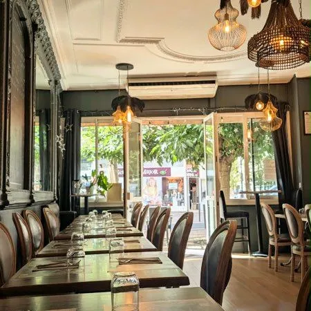 Bar restaurant