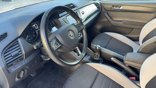 Skoda Fabia Combi 1.2 TSI 90 - Ambition – 2016 – 98168 km – Essence – Boîte Manuelle — photo 14