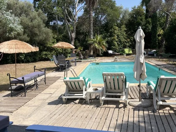 Vends en Propriété nue . Usufruit 4 appartements Cassis