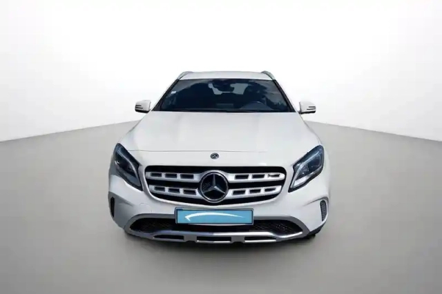 Mercedes Gla 180 d — photo 11
