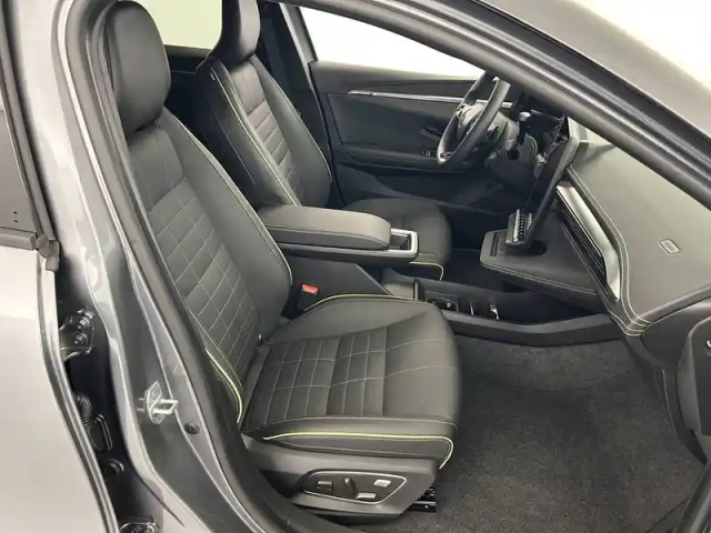 Renault Megane e-tech 220 ch autonomie confort gsr2 — photo 32