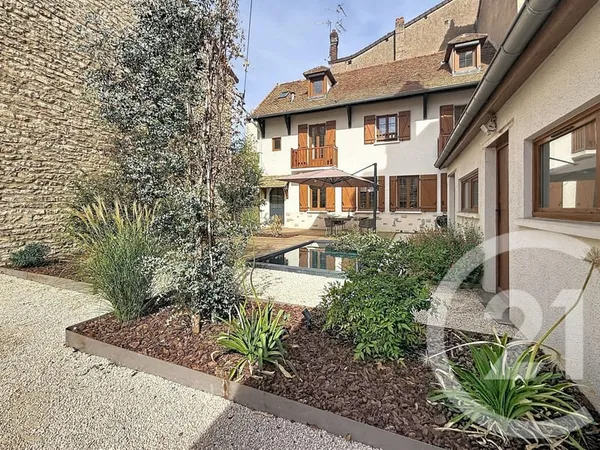 Maison 7 pièces 140 m²