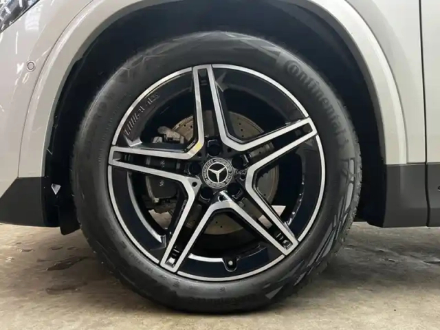 Mercedes Gla 200 d amg line — photo 9