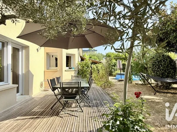 Maison 8 pièces 206 m²