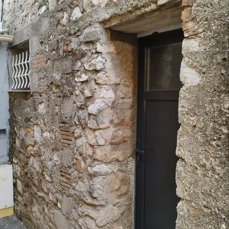 Local/cave Pennes Mirabeau