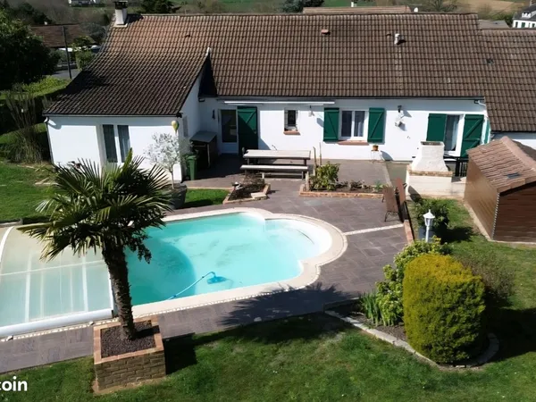 PRIX EN BAISSE - Maison rénovée avec piscine, fibre et cadre de vie paisible