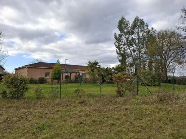 Vends superbe pavillon sur terrain clos sans vis à vis