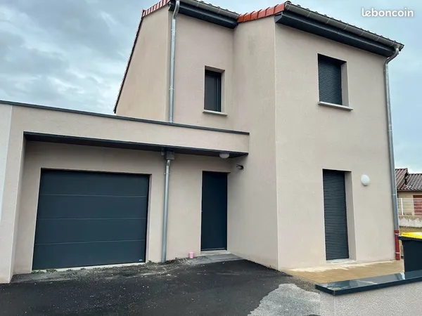 LOUE MAISON meublée FEURS 94M2 sur terrain de 300 m2