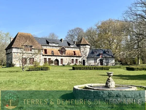 Manoir Normand de caractère avec dépendances et maison de gardie