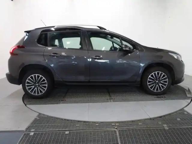 Peugeot 2008 1.2 puretech 110ch allure s&amp;s — photo 4