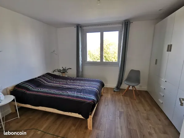 Appartement grand T3 dernier étage refait a neuf