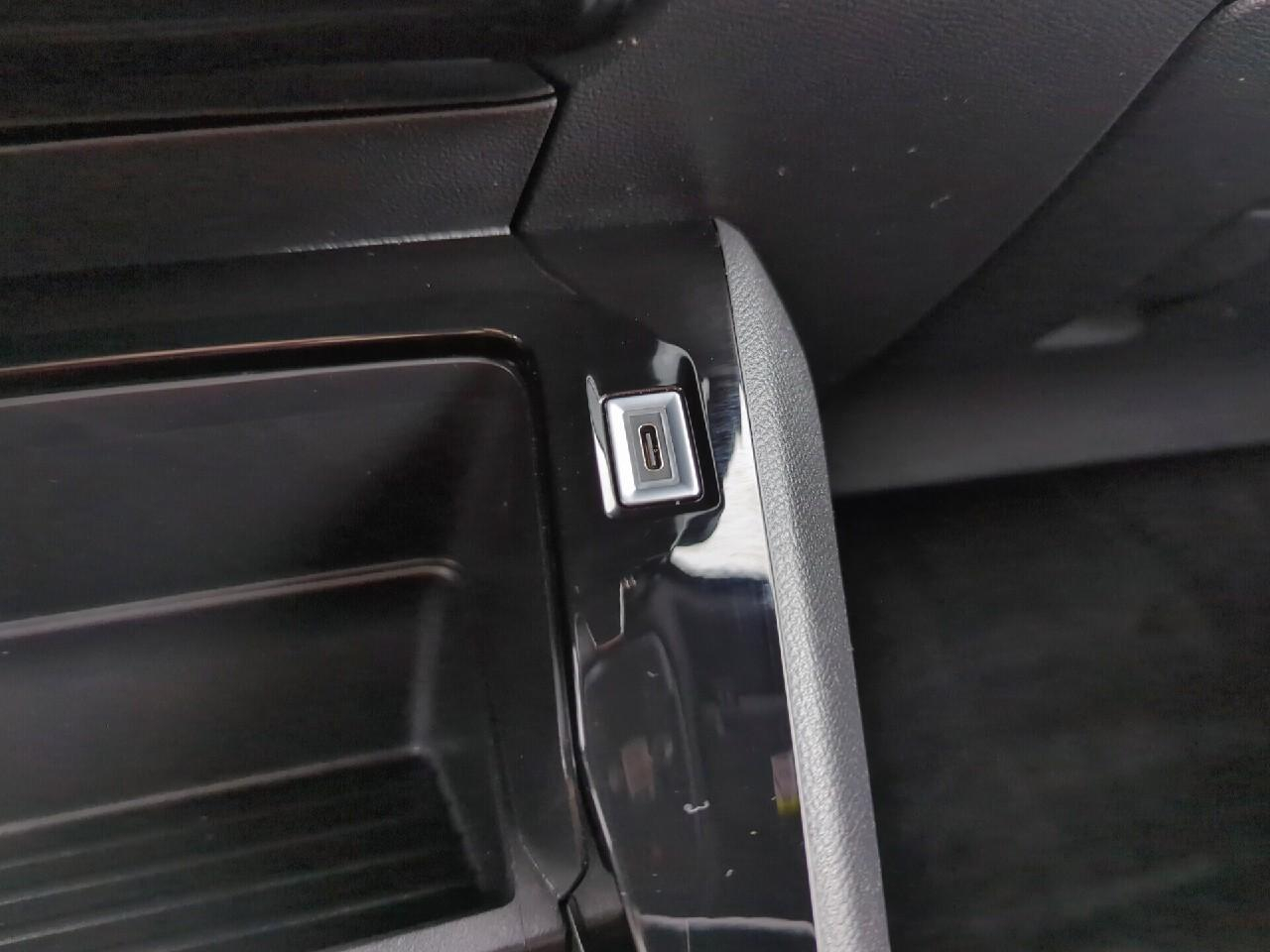 Peugeot 2008 puretech 100 s&s bvm6 active — photo 25