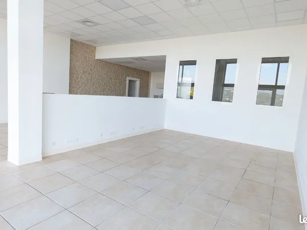 Bureaux 105 m2 chemin de Crémat