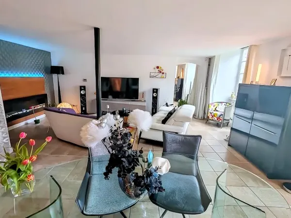 DUPLEX ATYPIQUE 3 CHAMBRES