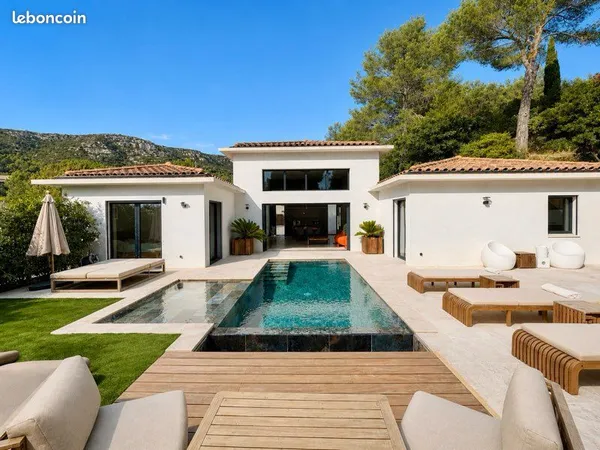 Maison. 5 pièces. 130 m2. Dépendance 30 m2