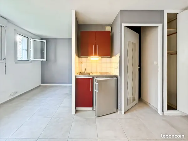 Studio 1 pièce 20 m²