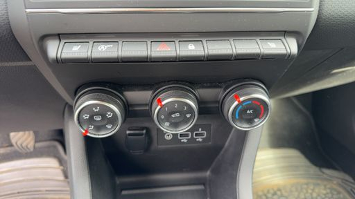 Renault Clio 1.0 SCe 75 - Zen – 2019 – 20802 km – Essence – Boîte Manuelle — photo 32