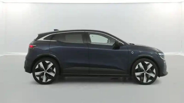 Renault Megane e-tech electric ev40 130ch techno standard charge — photo 6