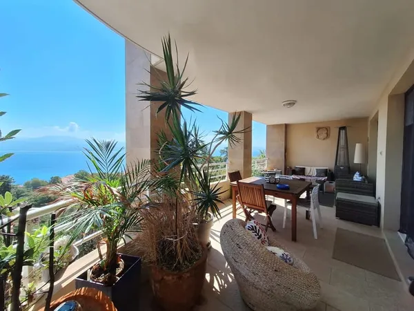 Appartement T4 de120m2 belle vue mer parc Berthaud