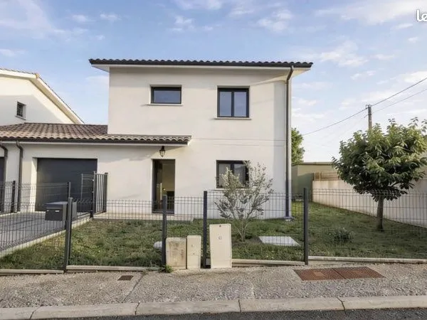 ￼Maison 5 pièces à vendre POMPIGNAC