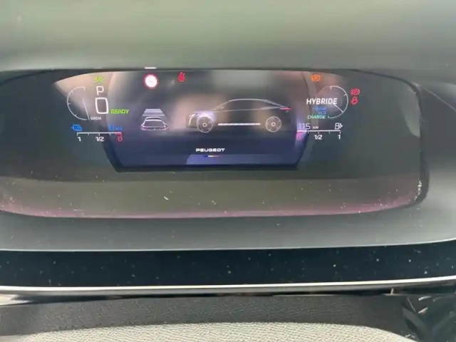 Peugeot 408 phev 225 e-eat8 first edition — photo 16