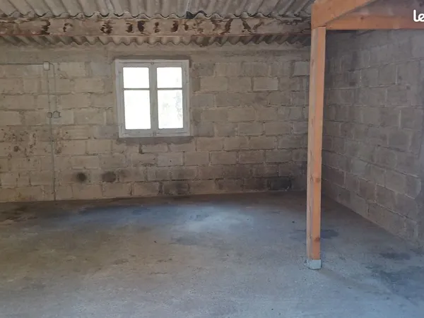 Garage et jardin
