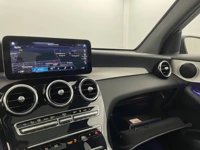 Mercedes Glc 300 e 9g-tronic 4matic — photo 26