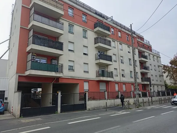 ? F3 de 62 m² à Rosny-sous-Bois, limite Villemomble