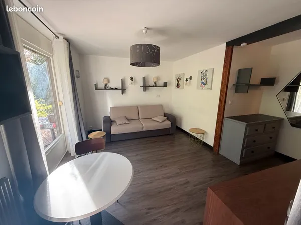 T1 meublé avec terrasse, piscine et tennis