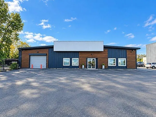 Local commercial 265 m²