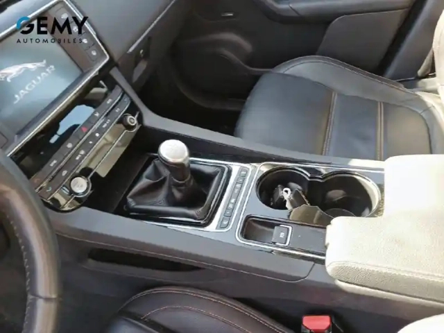 Jaguar F-Pace 2.0 d - 163 2wd e-performance — photo 12