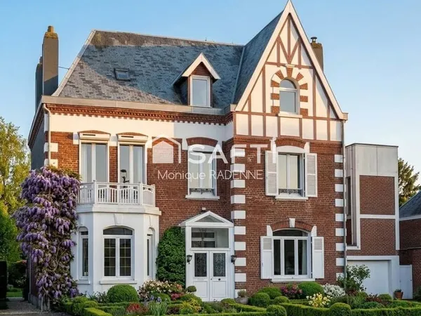 ENSEMBLE IMMOBILIER AVEC MAISON DE MAITRE ET SECONDE MAISON
