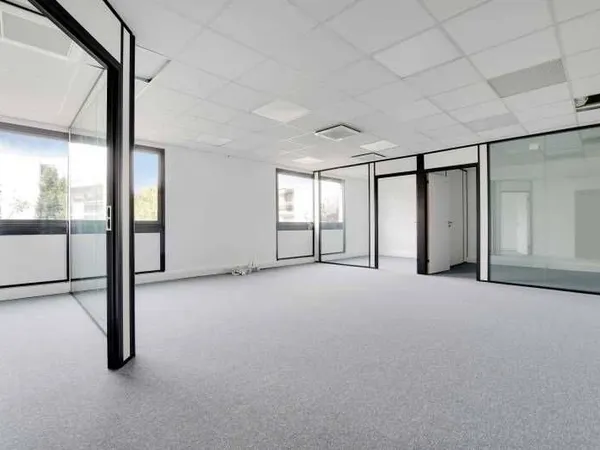 Bureaux 702 m²