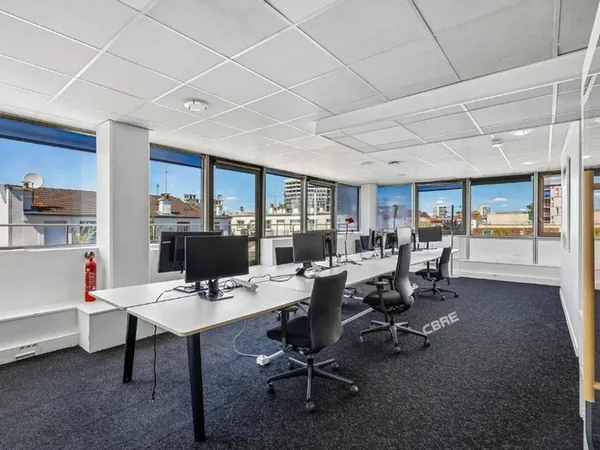 Bureau 152 m²