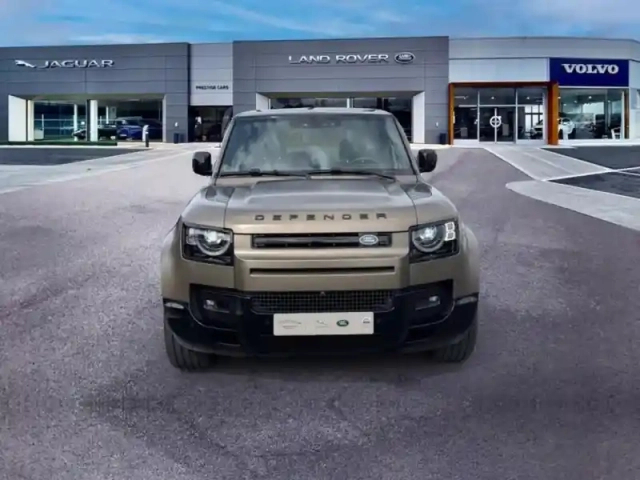Land Rover Defender 110 2.0 p300e phev x-dynamic hse — photo 4