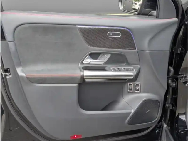 Mercedes Gla 250 e — photo 16