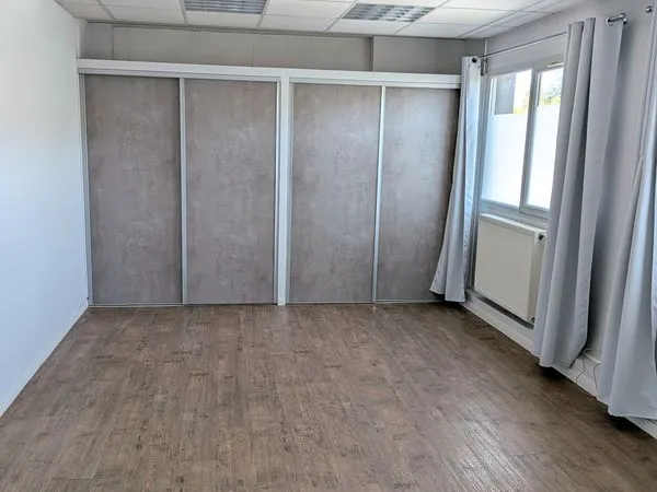 Vend local professionnel