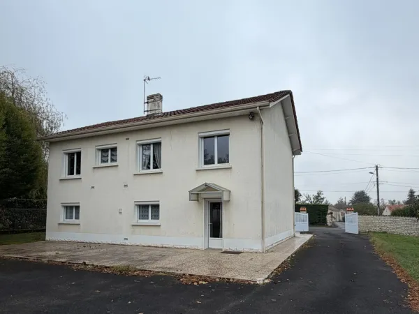 Champniers. Maison 158 m² avec garage indépendant