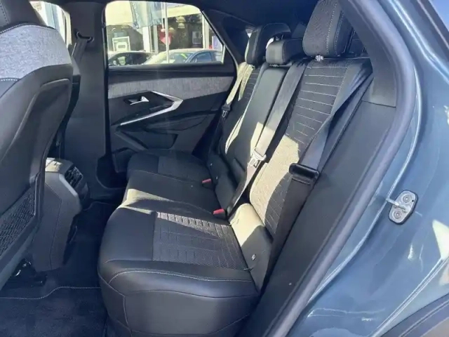 Peugeot 3008 hybrid 145 e-dcs6 — photo 12