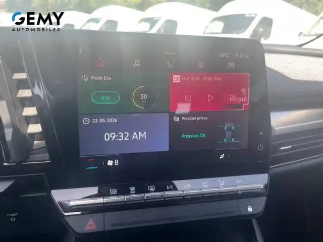 Renault Megane e-tech ev40 130ch standard charge — photo 22