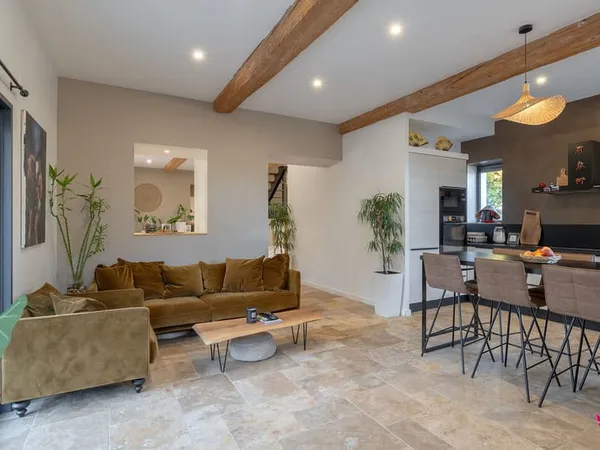 Maison de caractère rénovée avec piscine et sans-vis-à-vis !