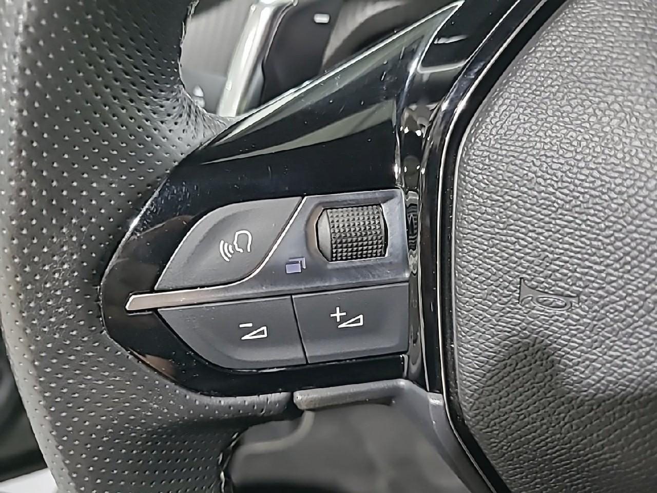 Peugeot 2008 puretech 130 s&s eat8 gt — photo 22
