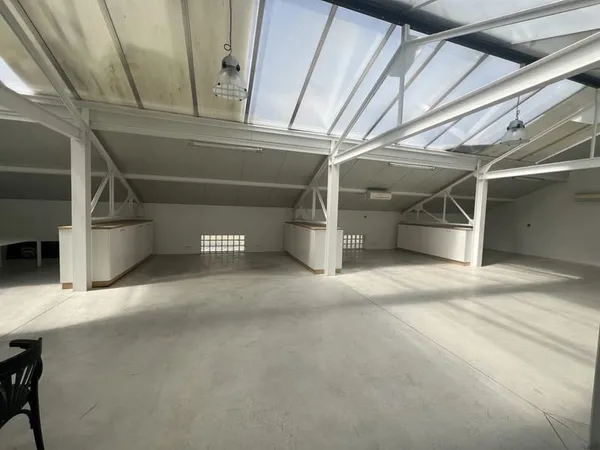 Locaux d'activité - A VENDRE - 430 m² non divisibles