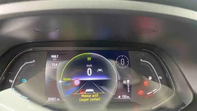 Renault Captur e-tech 145 - 21 — photo 20