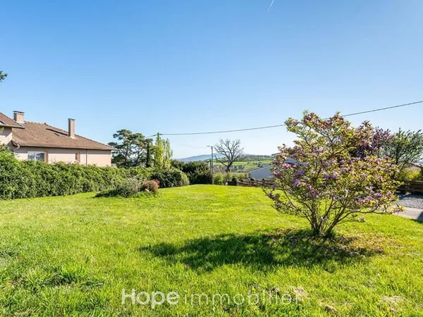Terrain 683 m²