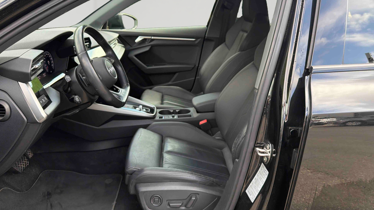 Audi A3 Sportback 35 TDI 150 S tronic 7 — photo 17