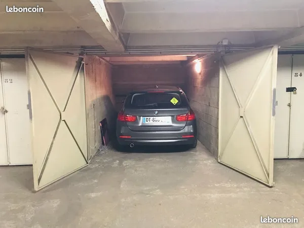 Location box 12m2 proche République Parmentier