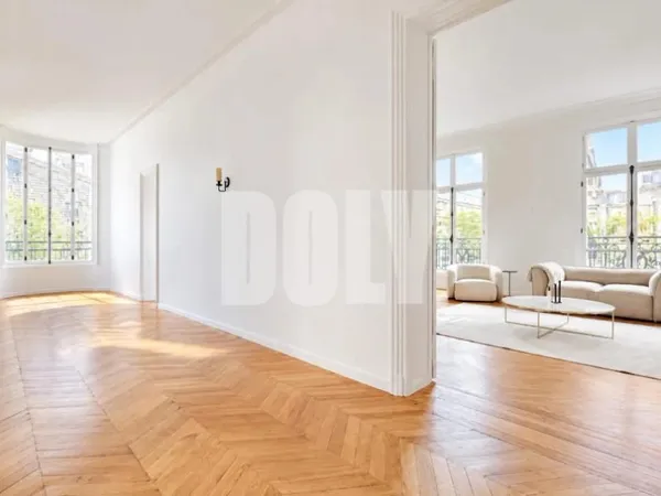 Appartement 6 pièces 249 m²